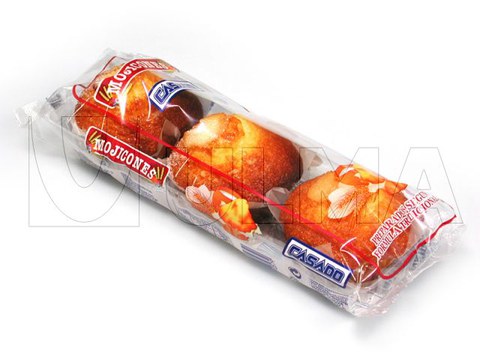 Cupcakes packaging in flow pack wrapper (hffs)