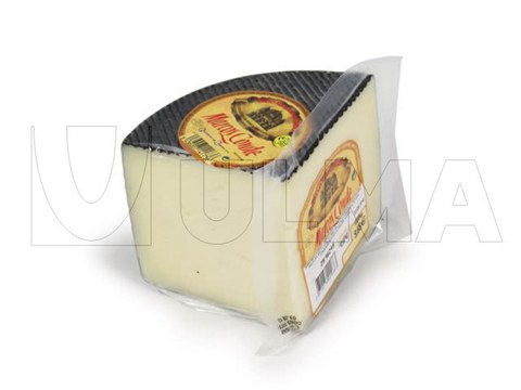 Cheese packaging in thermoforming in vacuum pack and flexible film