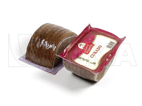 Half cheese packaging in thermoforming in vacuum pack and flexible film