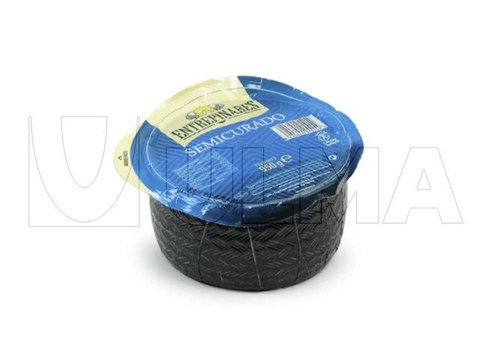 Whole cheese packaging in thermoforming in vacuum pack and flexible film