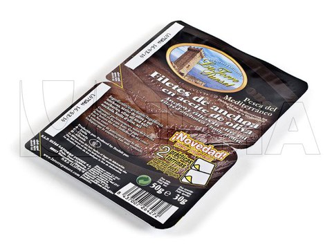 Anchovies in oil packaging in thermoforming with rigid film bipack