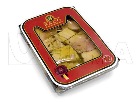 Tuna dices with oil packaging in traysealing