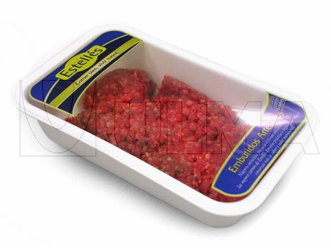 Meat packaging in traysealing in modified atmosphere (MAP) in foam trays