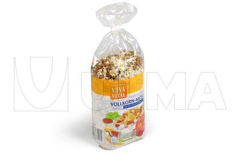 Müesli packaging in VFFS machine in flat bottom with clip and BOPP film.