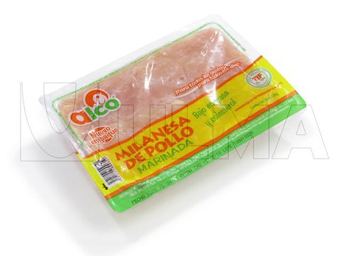 Breaded chicken vacuum packaging in thermoforming with flexible film