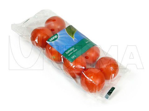 Tomatoes packaging in flow pack (hffs)