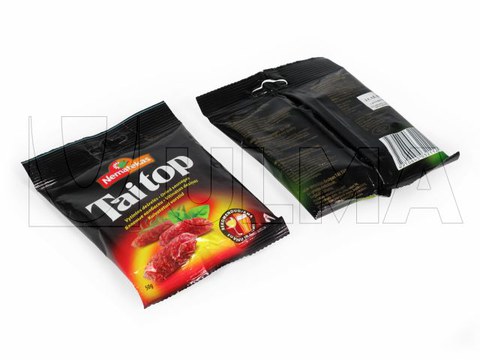 Envasado de mini salchicas coctail en vertical.