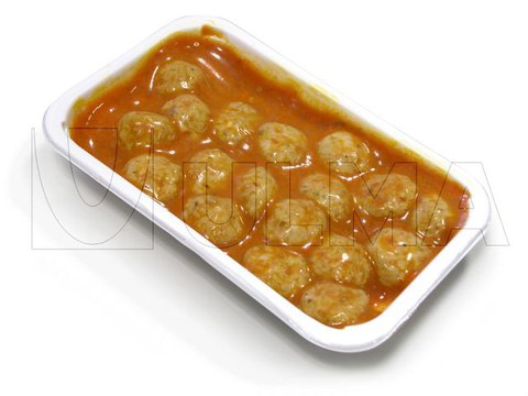 Envasado de productos cárnicos y albondigas en salsa en bandeja termosellada skin