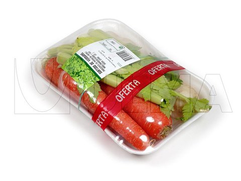 Envasado de surtido de verduras en bandeja en film flexible