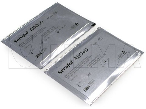 Envasado de tarjetas de cartón de analisis médico en termoformado al vacío en film flexible