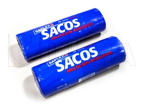 Envasado de rollos de bolsas de basura en flow pack