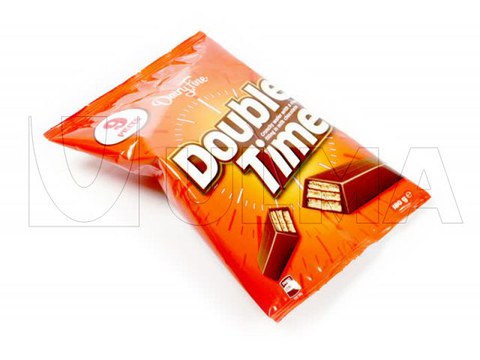 Envasado de barritas de chocolate con barquillo Double Time en vertical (vffs)